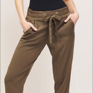 Green women size small dynamite pants classic new